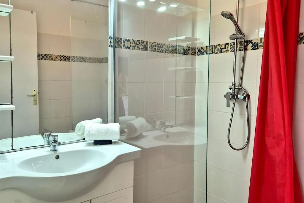 Joli Studio Fonctionnel Avec Balcon Vue Nature Le Gosier  0*, Le Gosier (Grande-Terre)